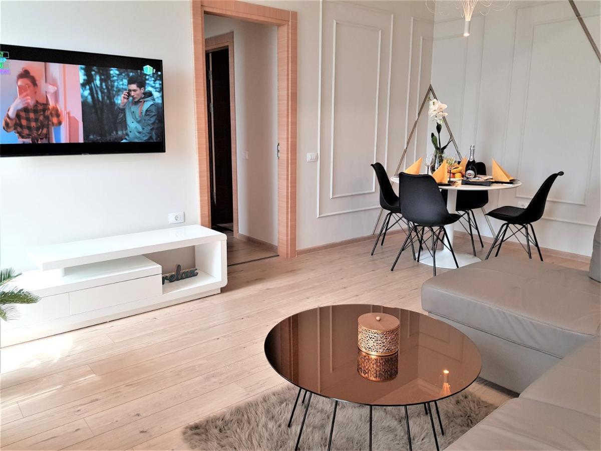Evy Deluxe Apartment มามายา ภายนอก รูปภาพ